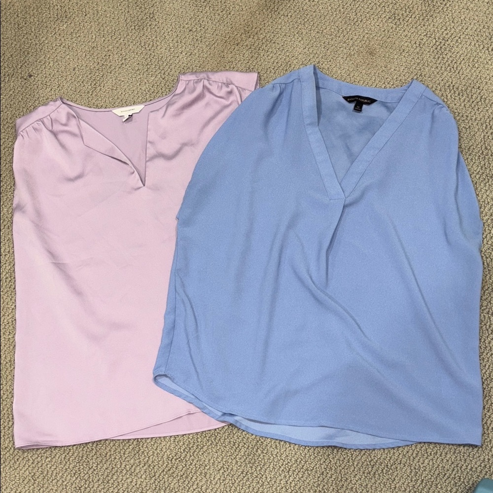 Banana Republic women’s V-Neck Blouse Set - Lavender and Blue